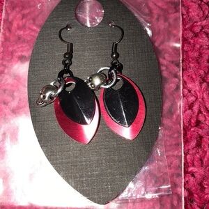 NIB Skulls Earrings